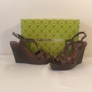 Gianni Bini Leather Wedge Sandal 8.5M Cadet Green